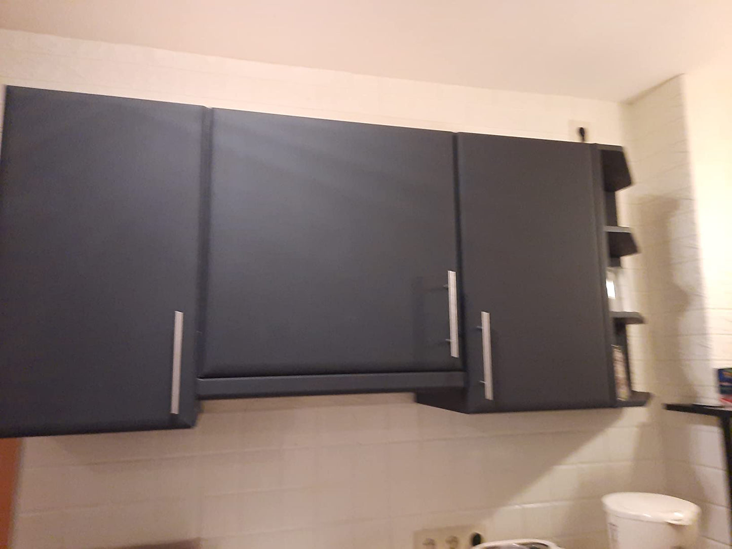 Peinture noire mate pour métal et bois