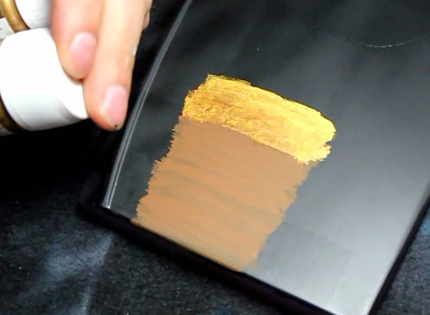 Peinture dorée